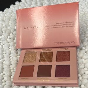 Mary Kay Gold and Brown Eyeshadow Palette with Rich Earthy Hues